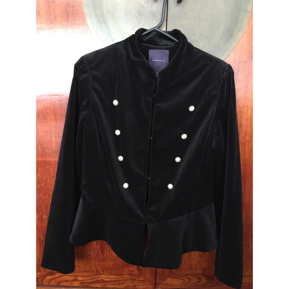 Amaryllis Velvet Jacket w/pearl buttons
